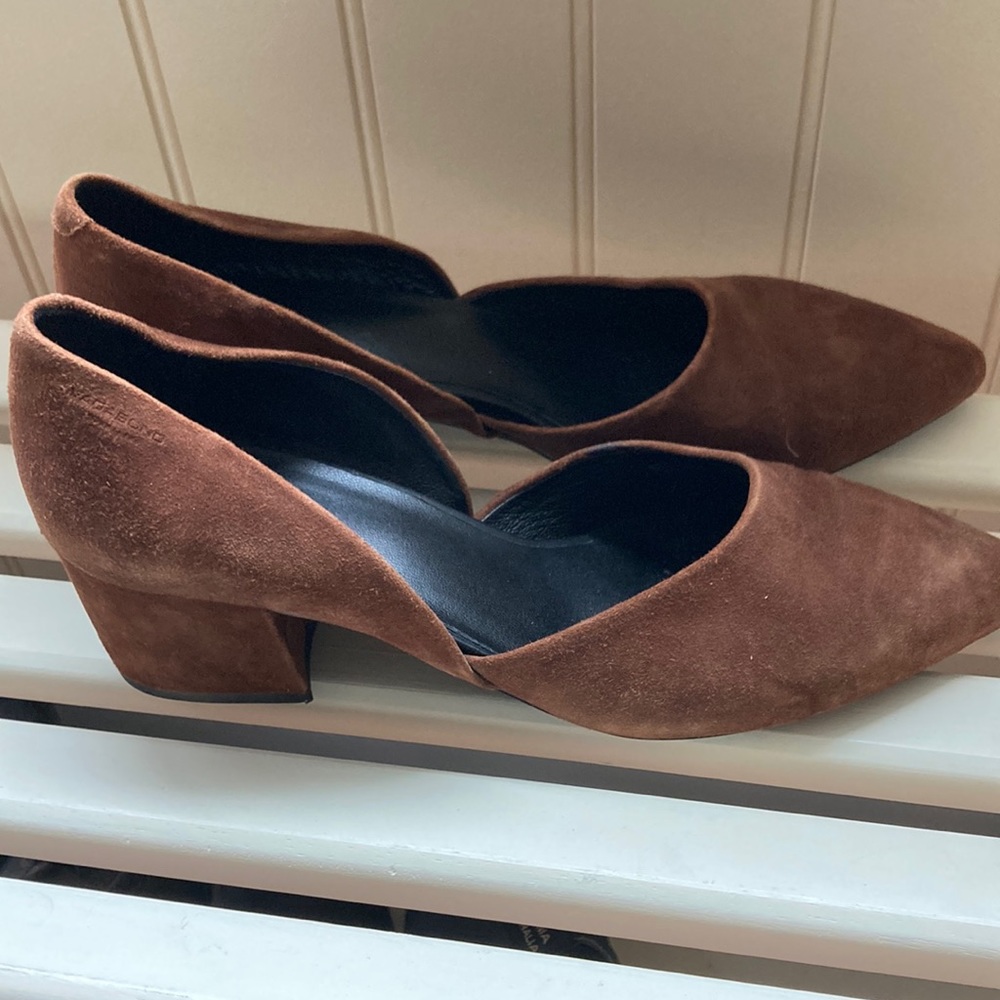 Vagabond suede pumps